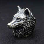 Bague loup viking fenrir de trois quart