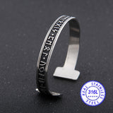 bracelet nordique runes couleur argent sur fond noir : Berkano Nauthiz Ansuz jera Uruz laguz Othalaz Eiwaz Perthro Sowilo