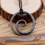 Forme\motif : spirale Taille du pendentif : 42*42*4mm Collier avec pendentif Type de métaux : alliage de zinc - Longueur de collier ajustable- couleur du pendentif foncé