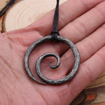 Forme\motif : spirale Taille du pendentif : 42*42*4mm Collier avec pendentif Type de métaux : alliage de zinc Longueur de collier ajustable - couleur du pendentif foncé