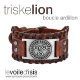 bracelet viking plaque triskele et runes couleur argentée cuir marron boucle sur fond blanc