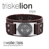 bracelet viking plaque triskele et runes argentée cuir marron clips sur fond blanc