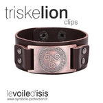 bracelet viking plaque triskele et runes couleur cuivre cuir marron clips sur fond blanc