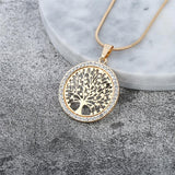 collier avec pendentif symbole arbre de vie couleur or