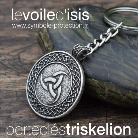 Magnifique porte-clé viking avec figuration du triskel nordique couleur argenté pour hommes et femmes