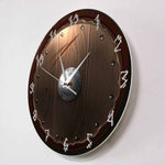 Horloge nordique murale en forme de bouclier viking - version simple - pas chère de profil