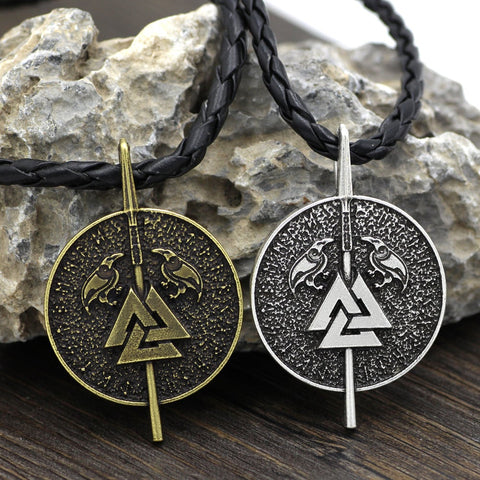 pendentif viking avec chaine ou collier de cuir -bijou avec symbole du valknut et les deux corbeaux d'odin - les 2 variantes de bijoux avec laniière en cuir au lieu de chaines